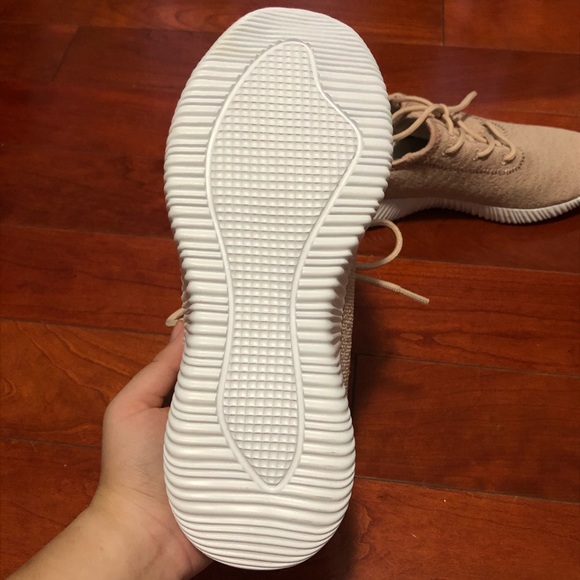 SOLD Ardene Orthodite Sneakers - Picture 3 of 4